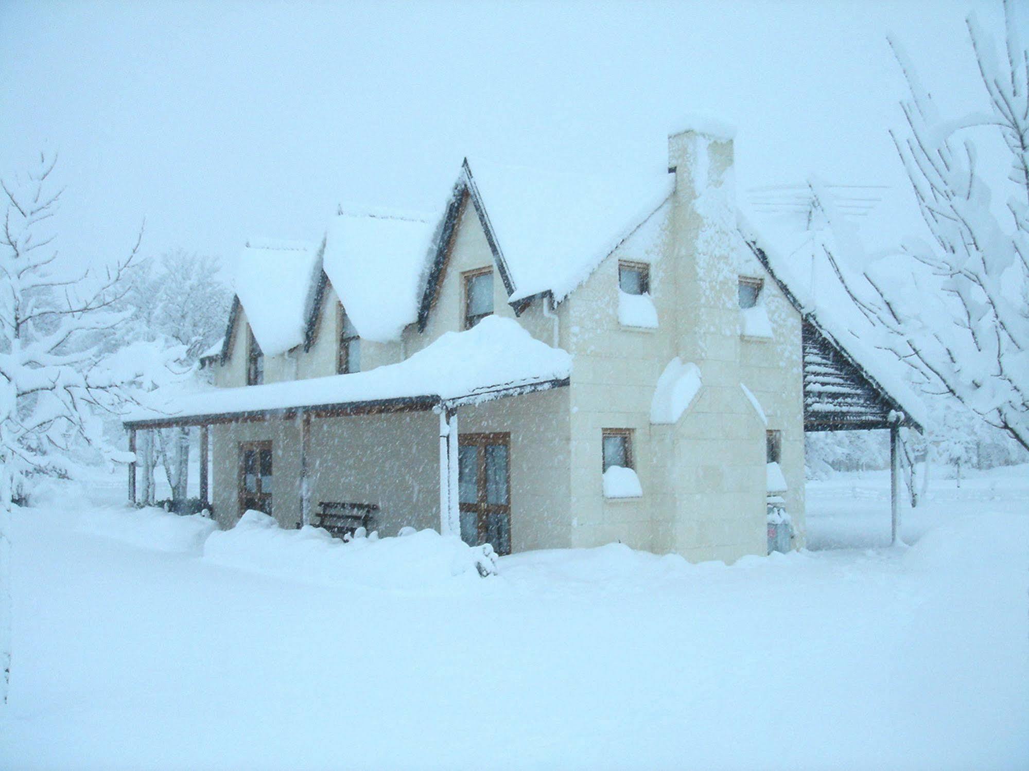 Whitestone Cottages Windwhistle ภายนอก รูปภาพ